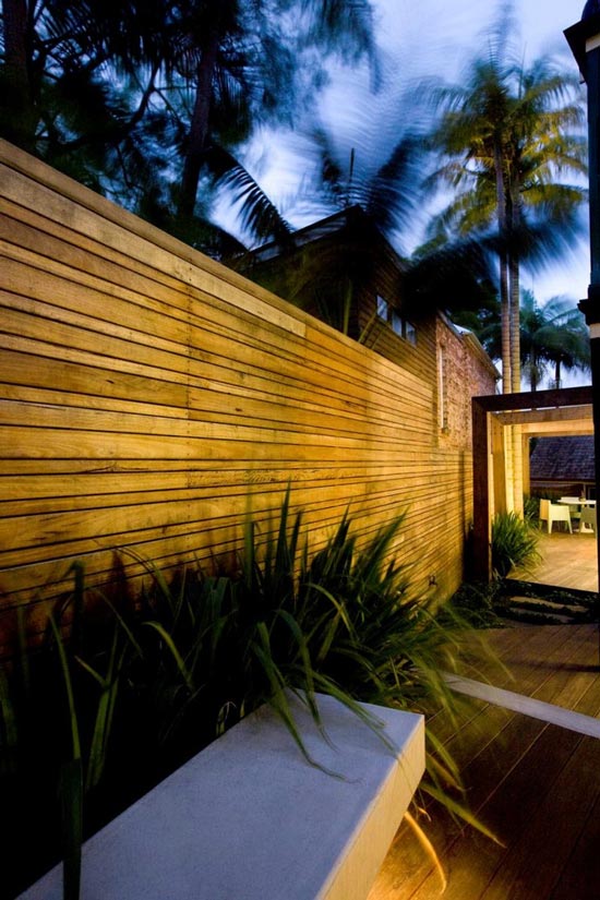 horizontal fence lighting